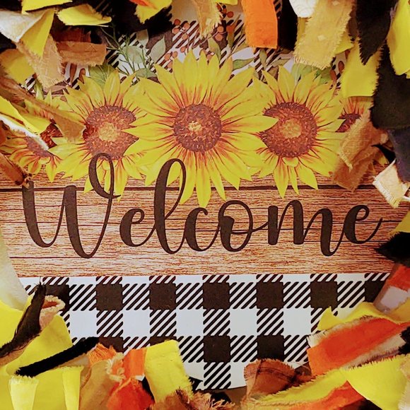 Hand Crafted Fall/All Seasons Welcome Sunflowers Round Fabric Rag Wreath 18" - Picture 6 of 8